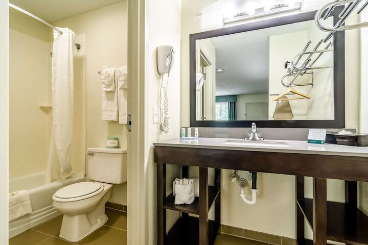 Quality Inn & Suites Creedmoor - Butner