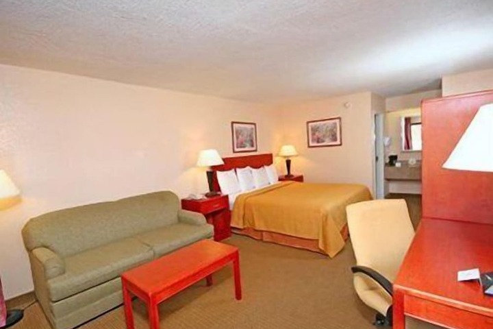 Room 21 of 35