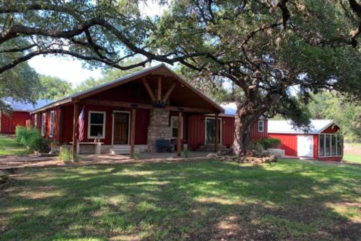 Salado Cottage Retreat near Downtown