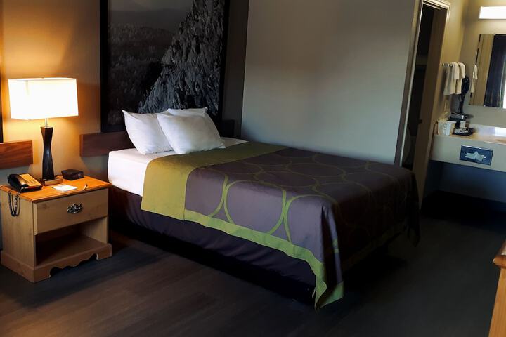 Room 25 of 72