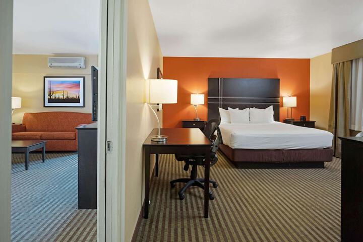 Room 28 of 39