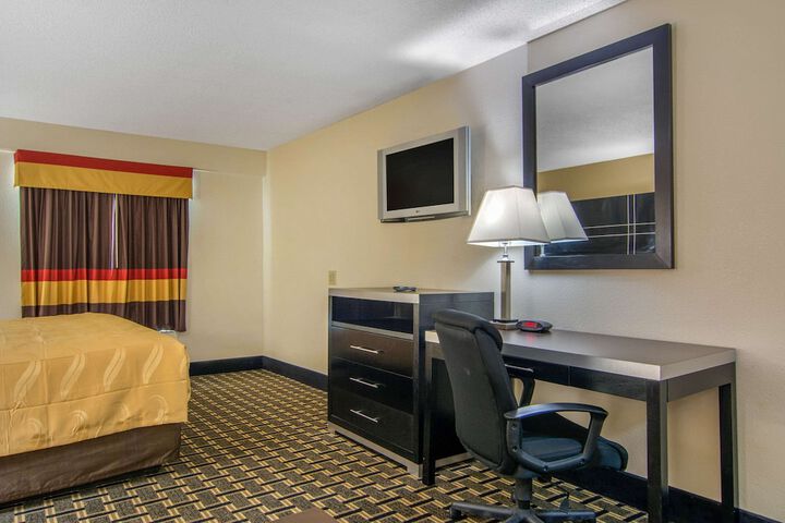 Room 16 of 25