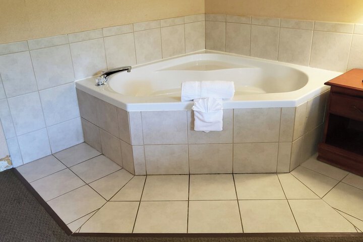 Hot Tub 29 of 32