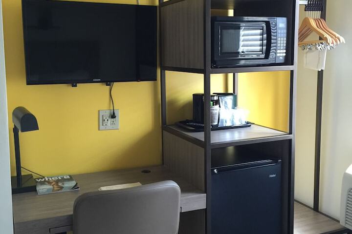 Room 18 of 32