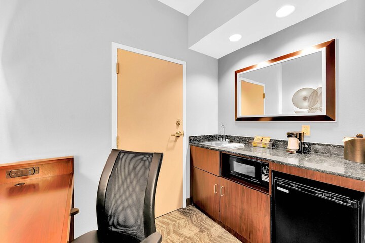 Room 21 of 27
