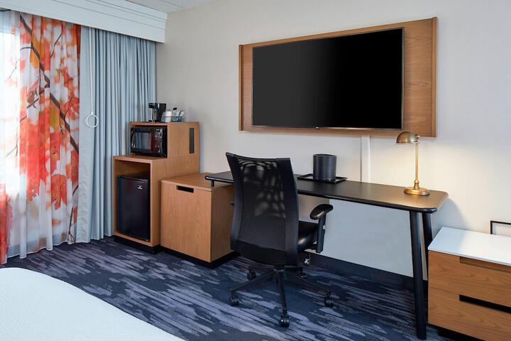 Room 27 of 42