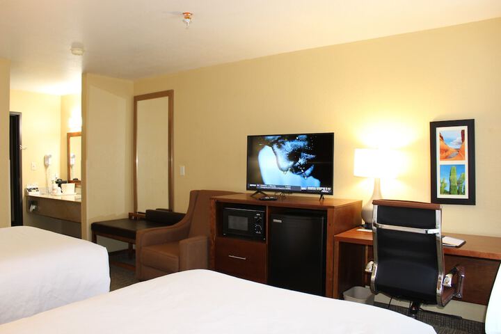 Room 33 of 71