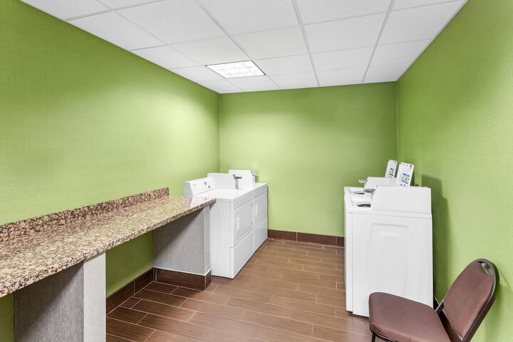 Hampton Inn Huntington University Area