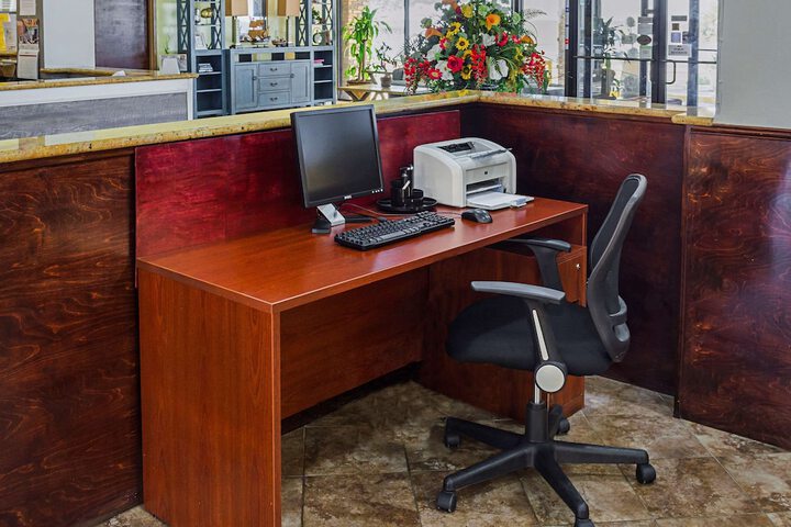 Business Center 36 of 36