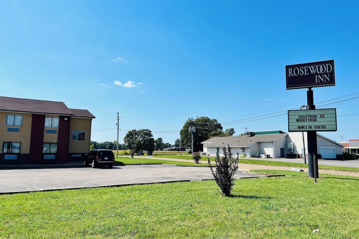Rosewood Inn by OYO Union City I-69