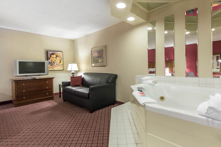 Room 14 of 39