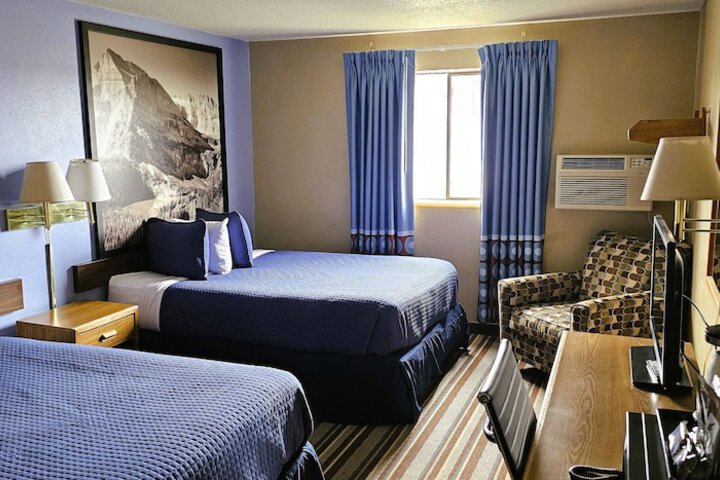 Room 30 of 32