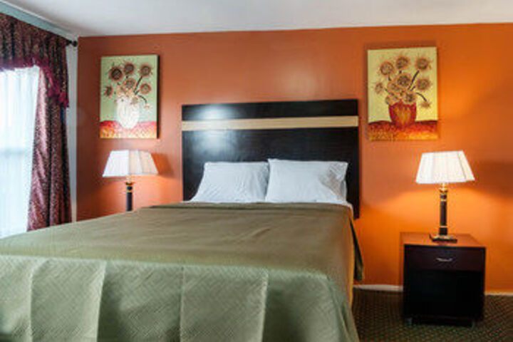 Motown Inn & Suites