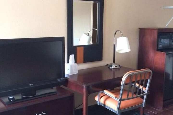 Room 7 of 38
