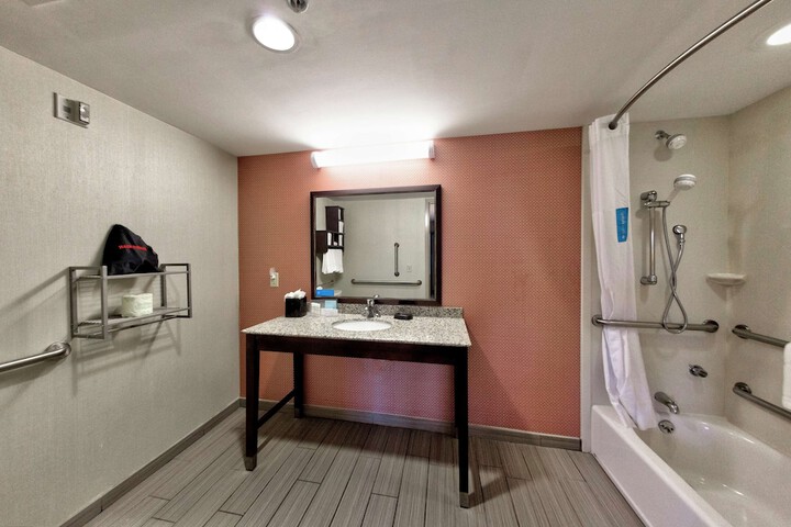Room 33 of 46