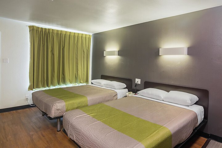 Room 16 of 33