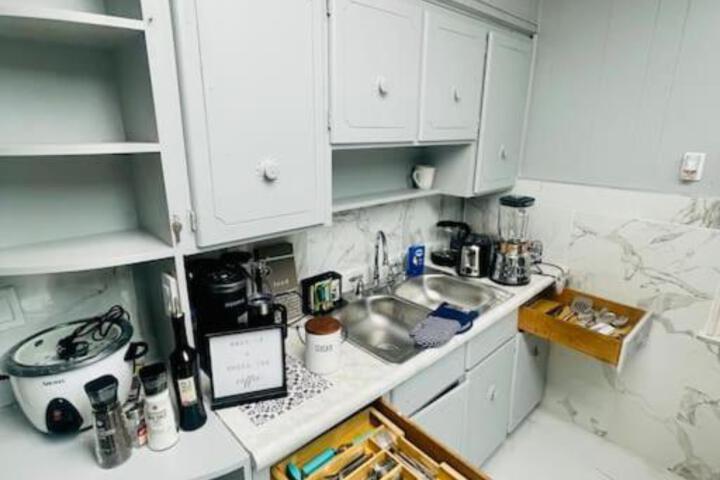 5 bedroom House King Beds 1 Bath 20 Min to Falls
