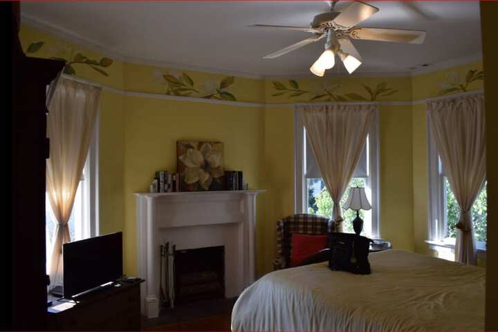 Room 8 of 17
