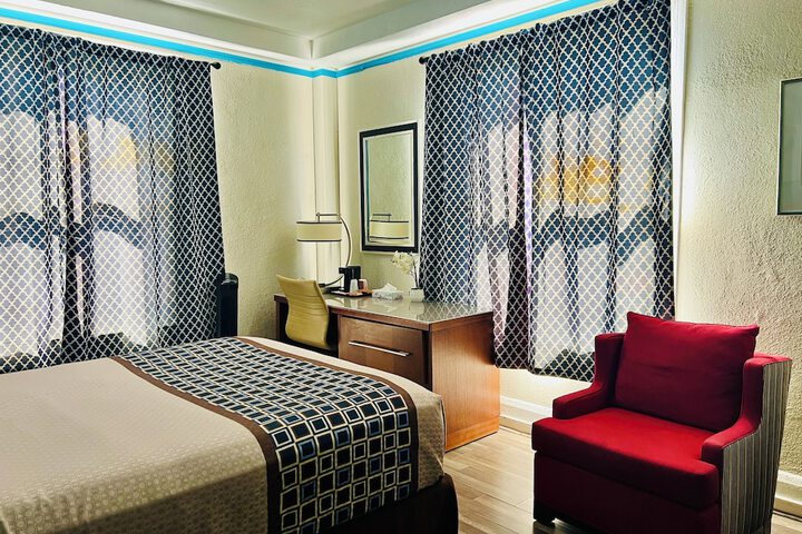 Room 7 of 27
