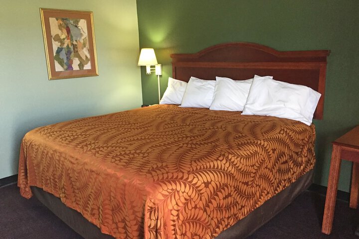 Room 18 of 29