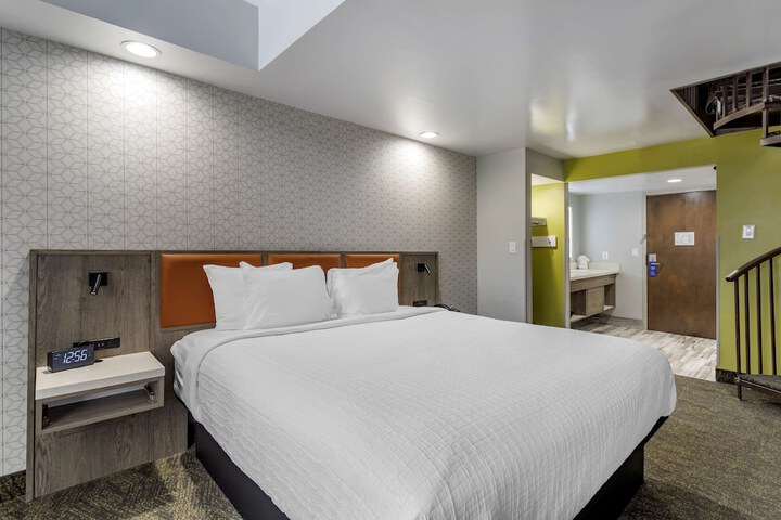 Room 28 of 42