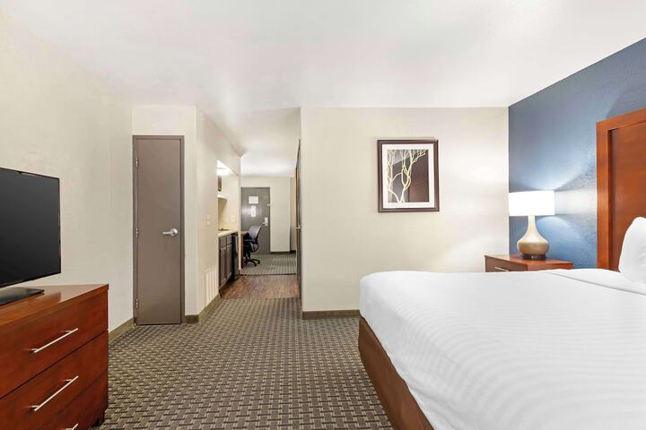 Room 10 of 38