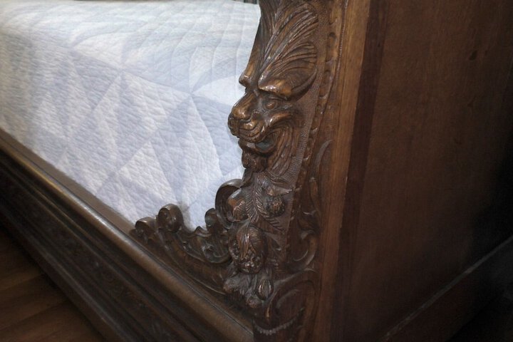 Old Iron Inn Bed and Breakfast