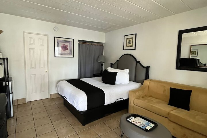 Room 111 of 170