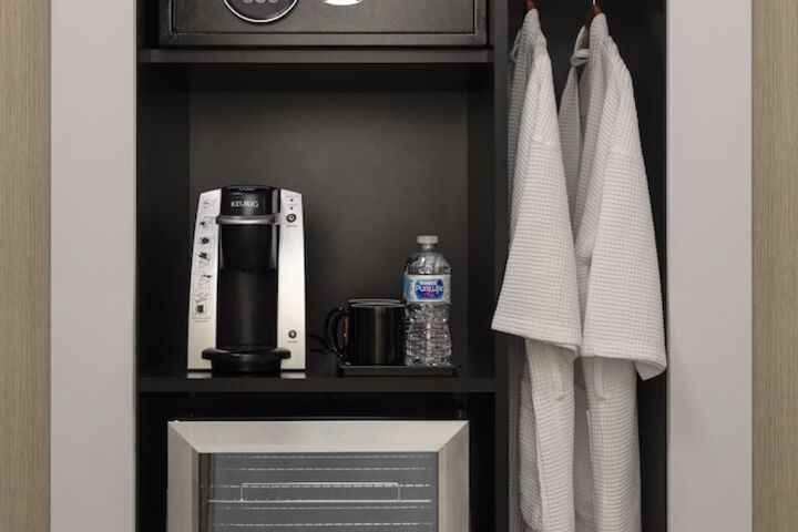 Room 26 of 34