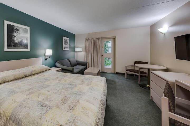Room 7 of 26
