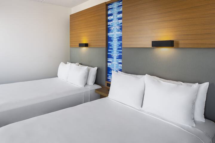 Room 9 of 32