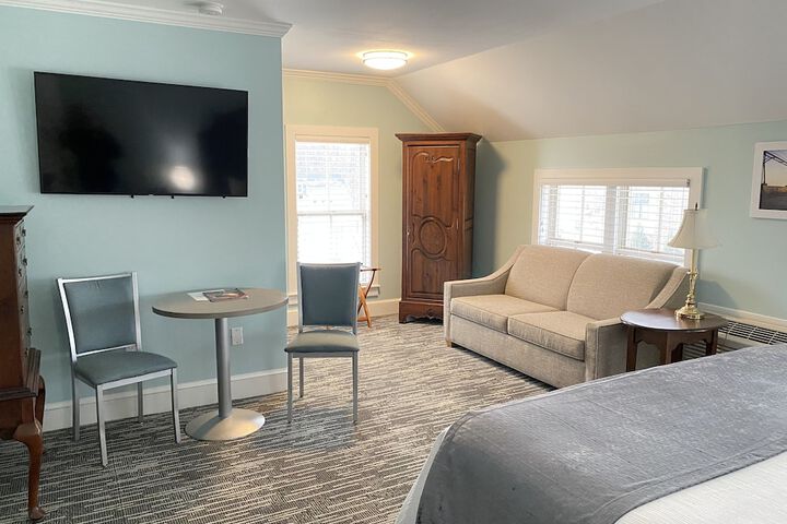Room 42 of 103
