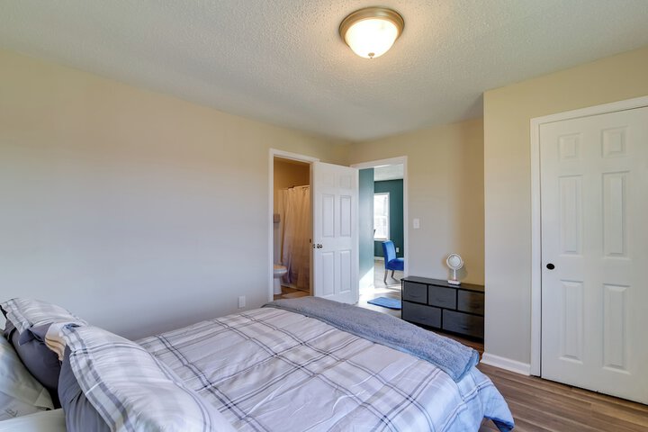 Walkable Hopkinsville Home w / Yard!