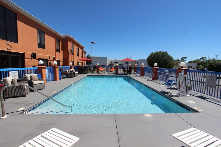 Pool 4 of 76