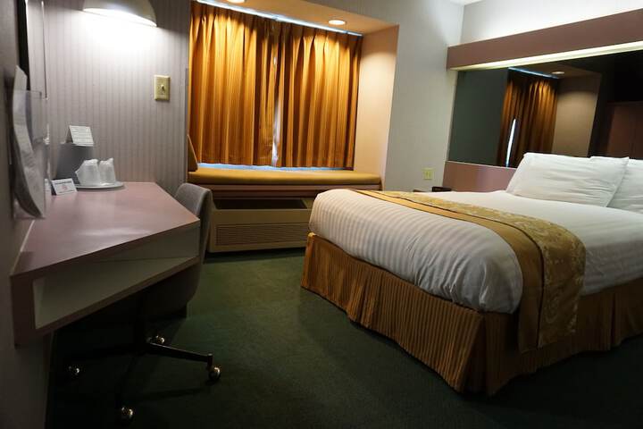 CenterWay Hotel Buffalo North Near University