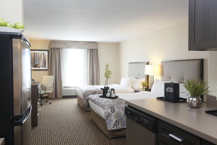 Pomeroy Inn & Suites at Olds
