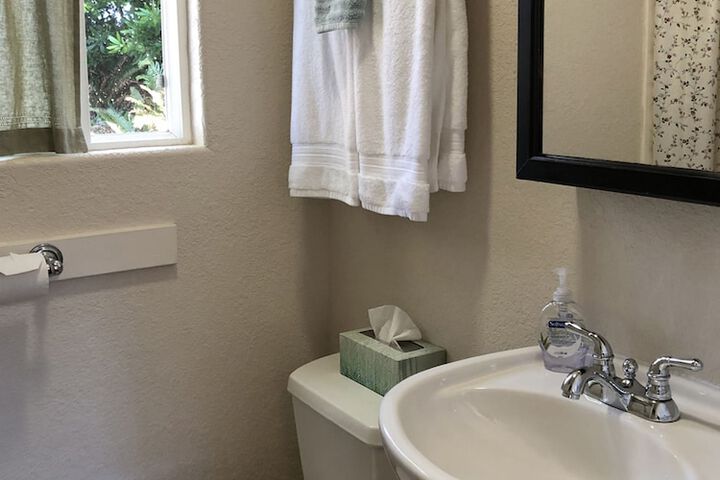 Room 30 of 103