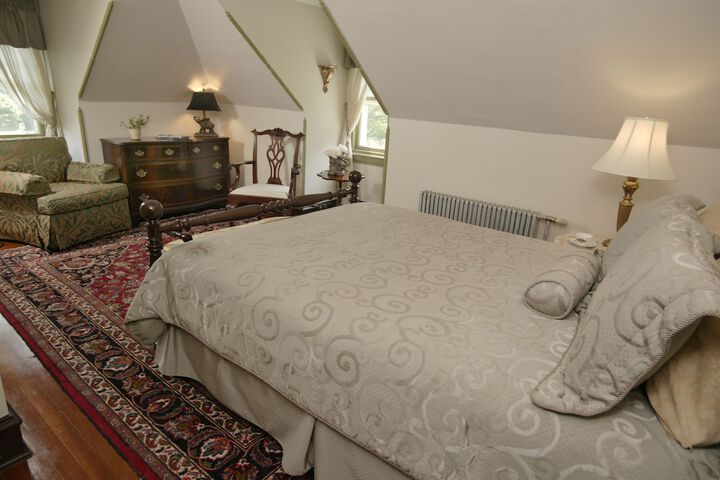 Room 27 of 100