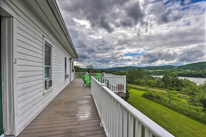 Lawrenceville Apartment w / Deck Near Gaming Lands!