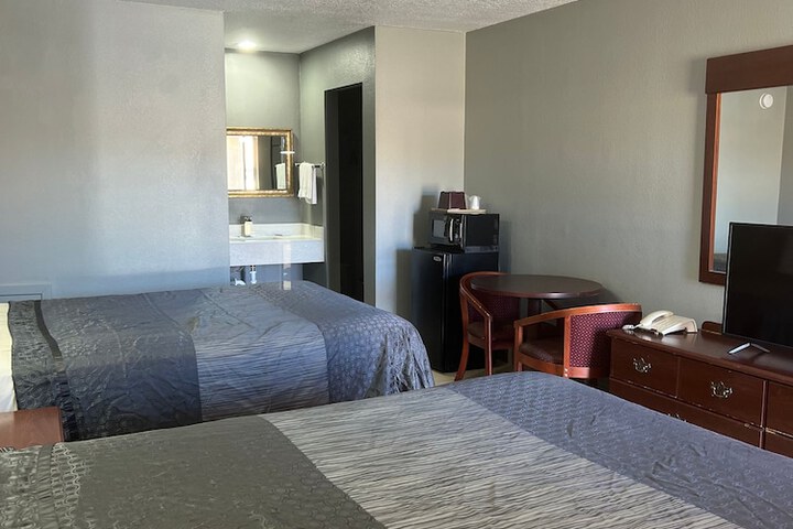 Room 13 of 21