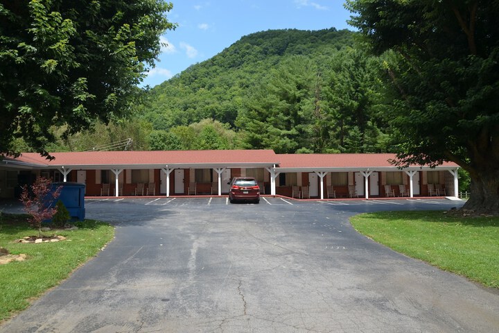 Hotel 8 of 52