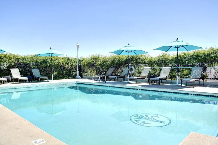 Pool 28 of 165