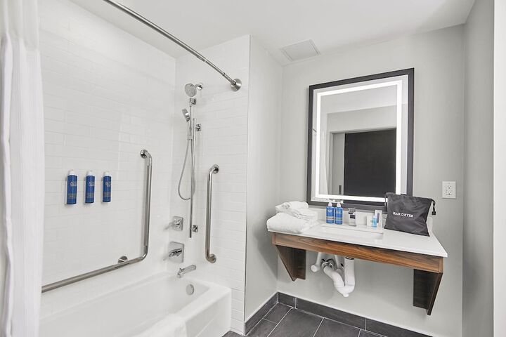 Four Points by Sheraton Oakville