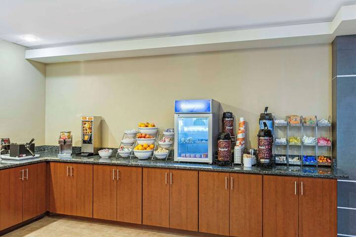 Breakfast/Coffee Service 91 of 104