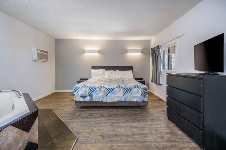 Room 43 of 50