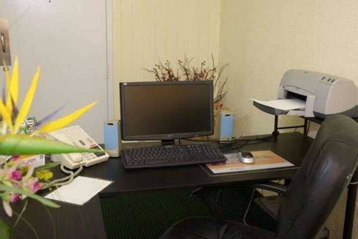 Business Center 67 of 74