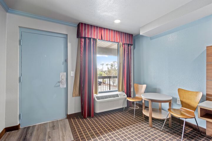 Room 14 of 25