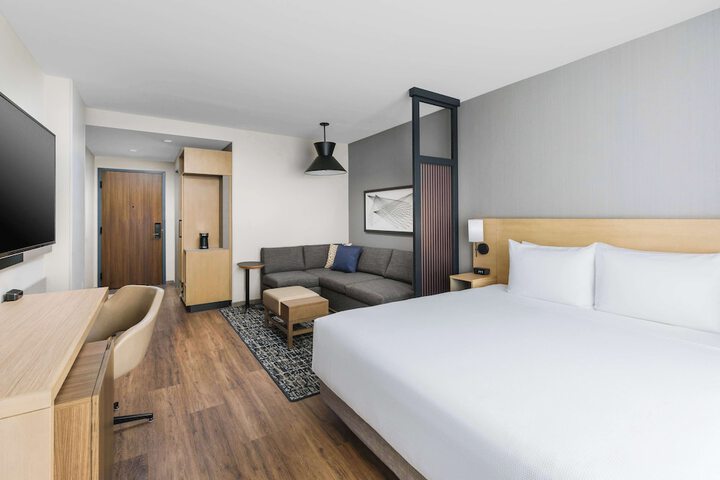 Room 21 of 52