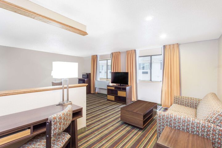 Room 10 of 15