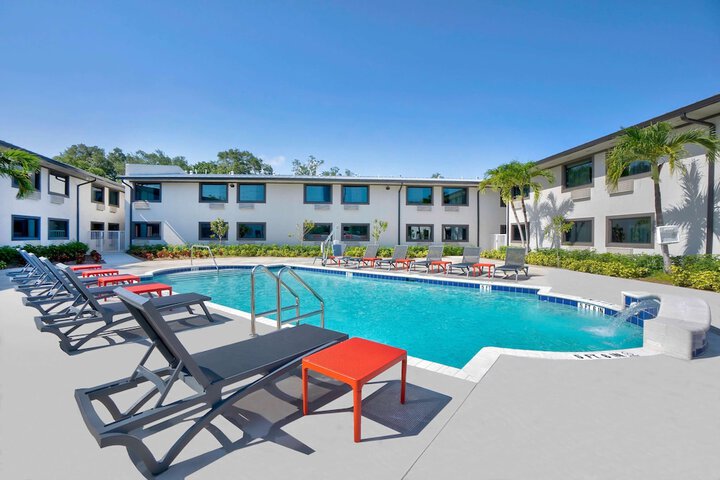 Pool 5 of 21